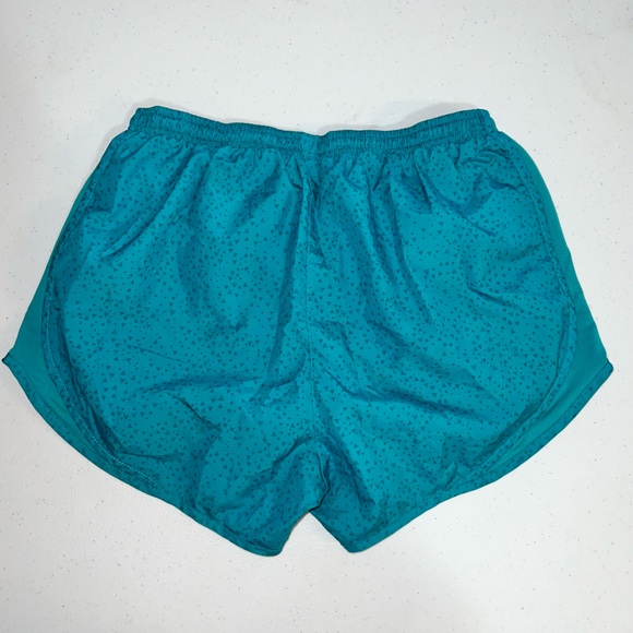 Women’s Nike shorts size Medium - Picture 2 of 4